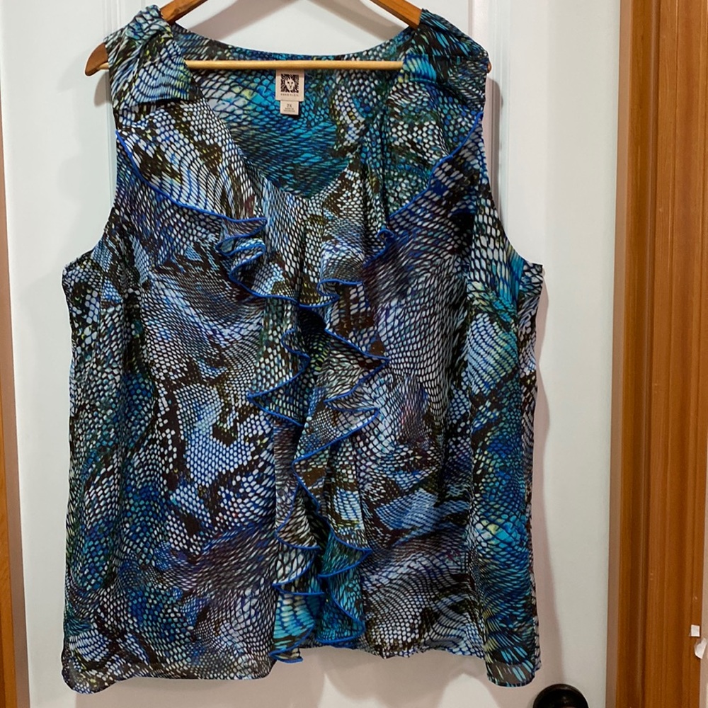 Woman Anne Klein Top, size 2X, color Blue.